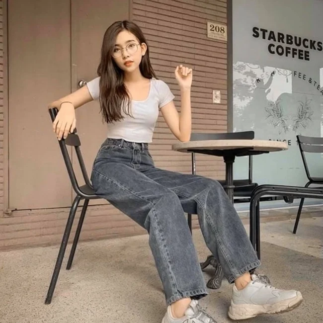 Áo croptop năng động cá tính