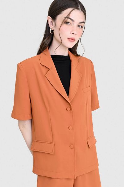 Phối cùng short và ton sur ton
