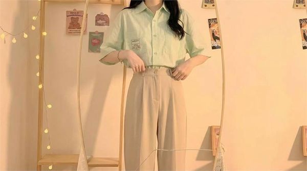 Áo sơ mi nữ phối quần jeans ống đứng