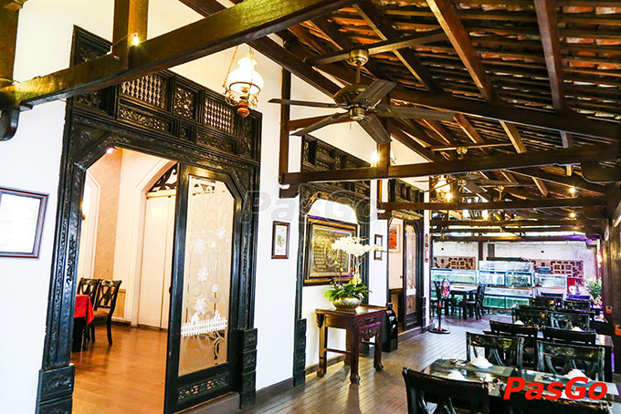 Tổng thể không gian và bàn tiệc tại Đồng Restaurant Lê Quý Đôn