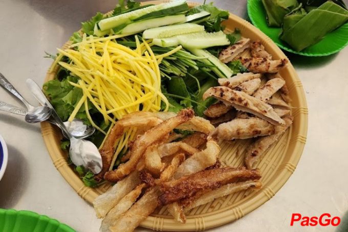 Nem nướng Phú Yên nướng than hoa thơm lừng