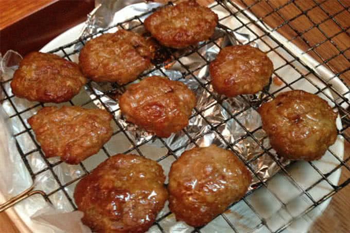 Rau sống và đồ chua ăn kèm