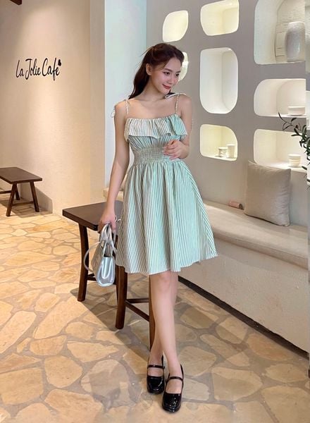 Phối đồ cam và trắng theo phong cách color block
