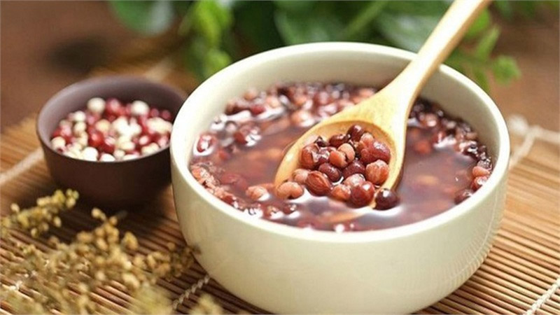Chè đậu đỏ Việt Nam thơm ngon, mát lành sau bữa ăn