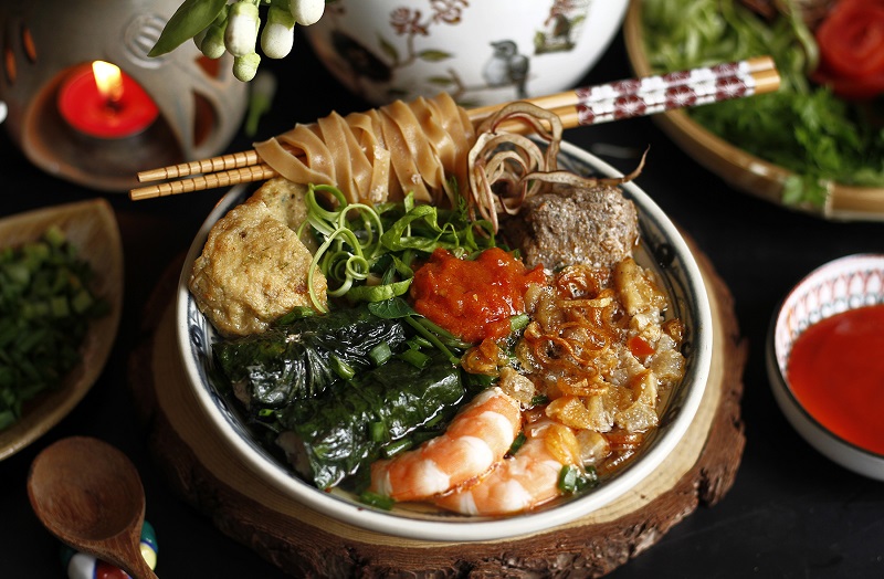 Món ăn đặc sản Việt Nam. Bánh đa cua