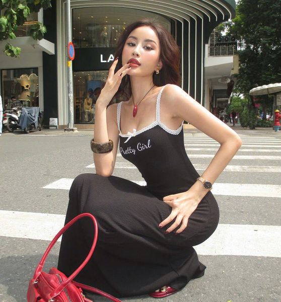 Phối hợp chất liệu vải tạo chiều sâu cho trang phục cơ bản