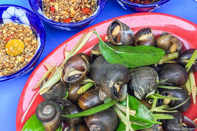 Ốc Hạnh cay nồng thơm lừng tại Đống Đa
