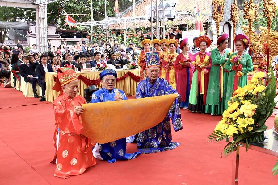 Lễ hội đầu xuân cùng gia đình