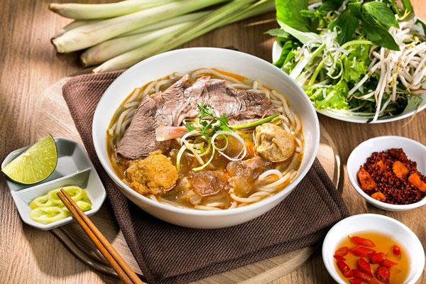 Công thức nấu bún bò Huế gia truyền chuẩn vị chi tiết nhất