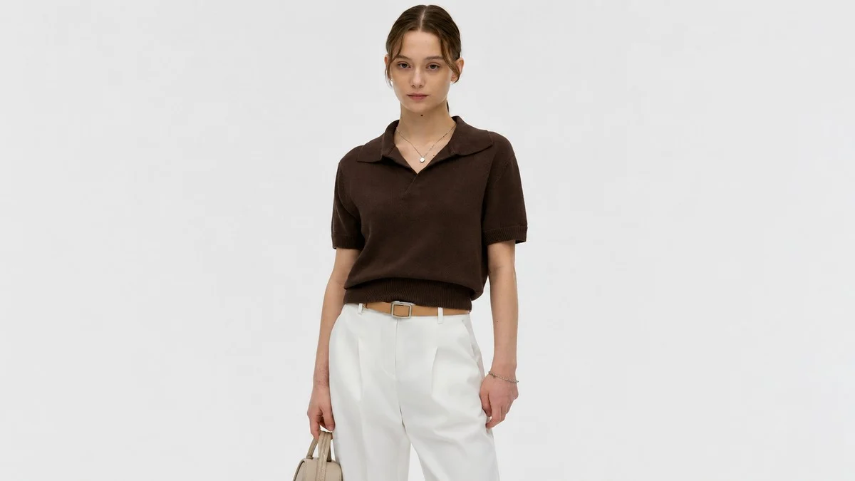 Bề mặt cashmere mịn và độ rủ tự nhiên trên thiết kế áo len