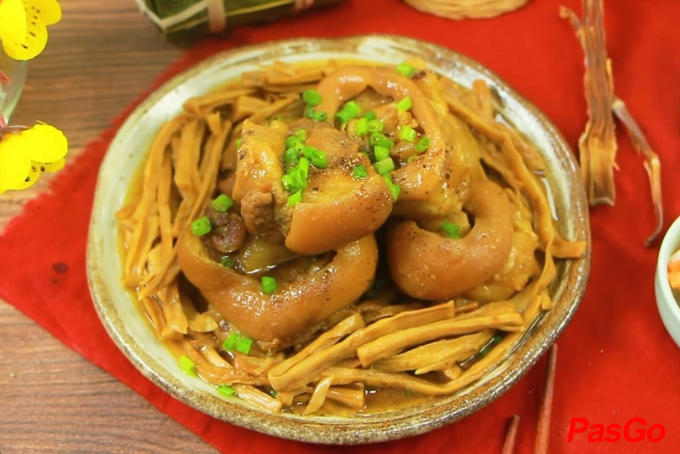 Măng le kho giò heo, món đậm đà của Bình Thuận