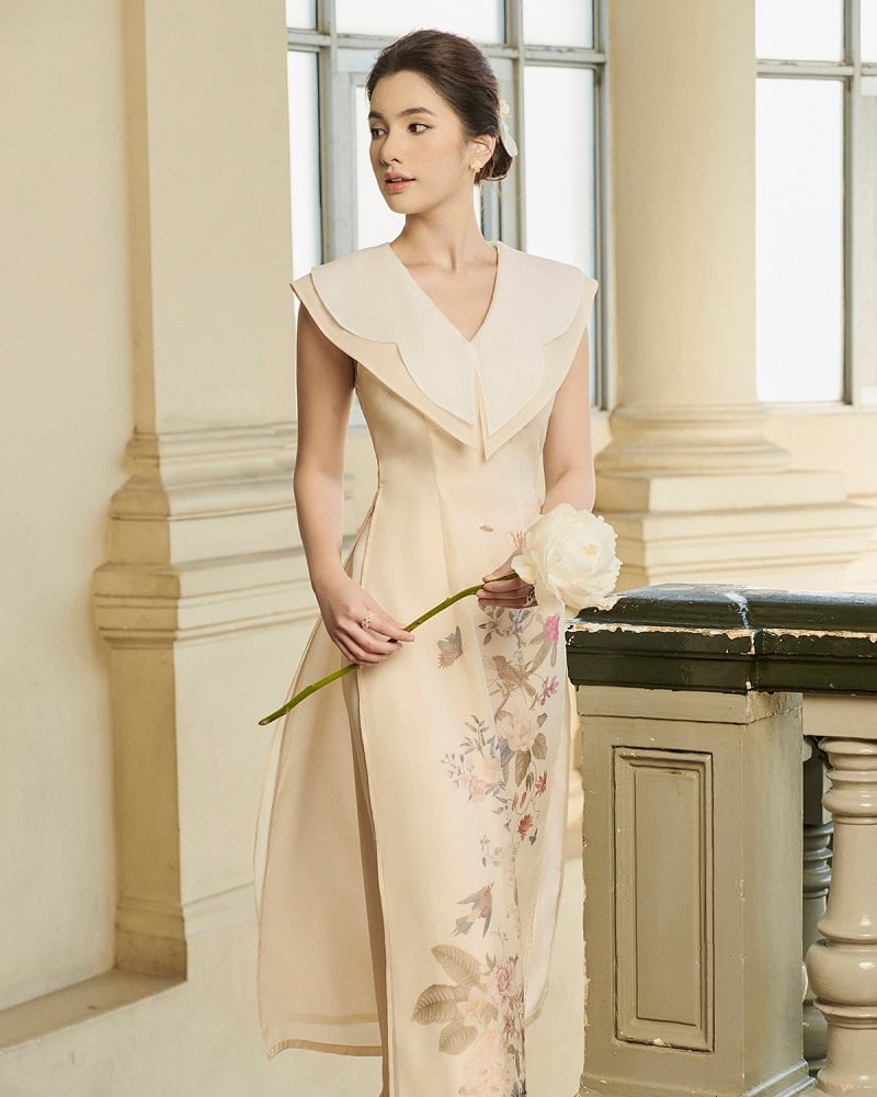 Bông tai vàng mặc áo dài