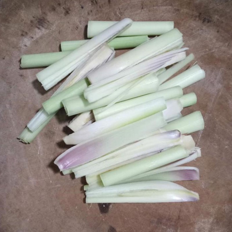 Bước 2 Sơ chế các nguyên liệu khác Bún bò Huế