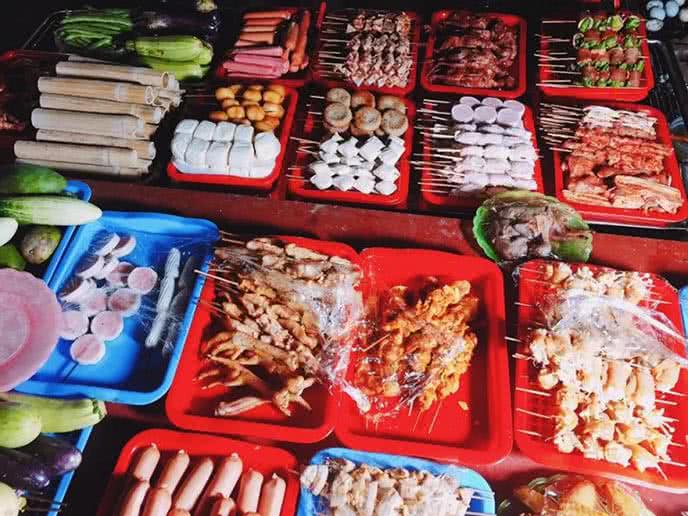 Ẩm thực Sapa với cá hồi, cá tầm, đồ nướng và thắng cố