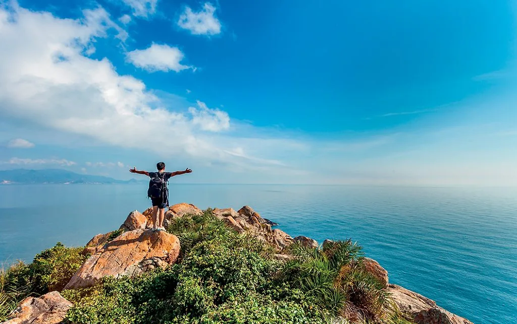 Khung cảnh bình dị tại một con hẻm trong làng chài Nhơn Lý