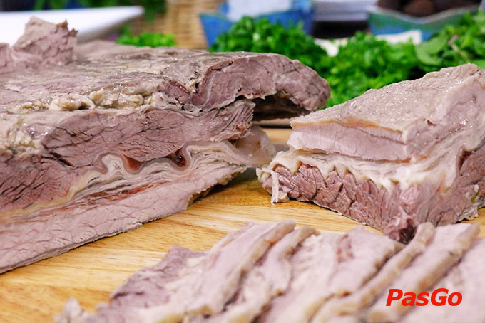 Thịt bò tươi ngon là thành phần không thể thiếu