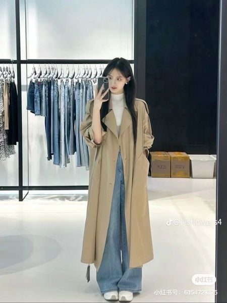 Outfit đi Tà Xùa - Áo cổ lọ mỏng phối cùng quần ống rộng và trench coat nhẹ