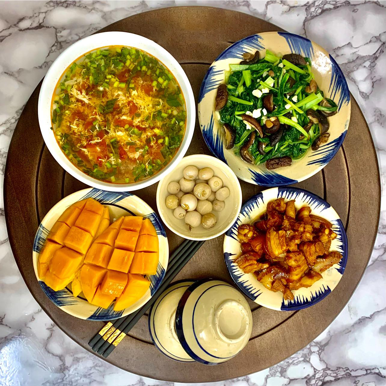 Bữa cơm nhà đủ đầy với chi phí hợp lý, nguyên liệu dễ tìm