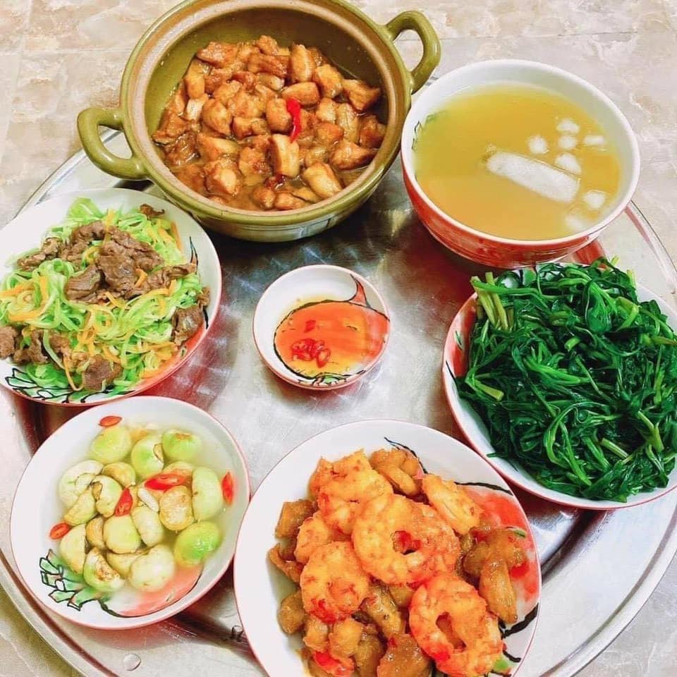 Gợi ý bữa ăn gia đình nhanh gọn với nguyên liệu dễ chế biến