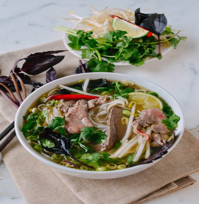 Nồi nước dùng phở bò