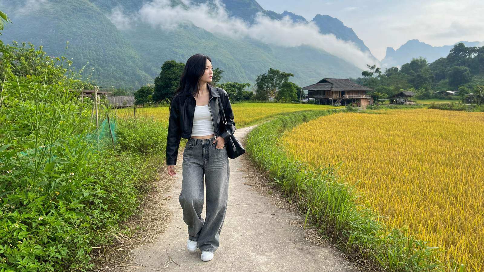 Trang phục chất liệu nhẹ, không quá nặng và không quá bí cho Hà Giang