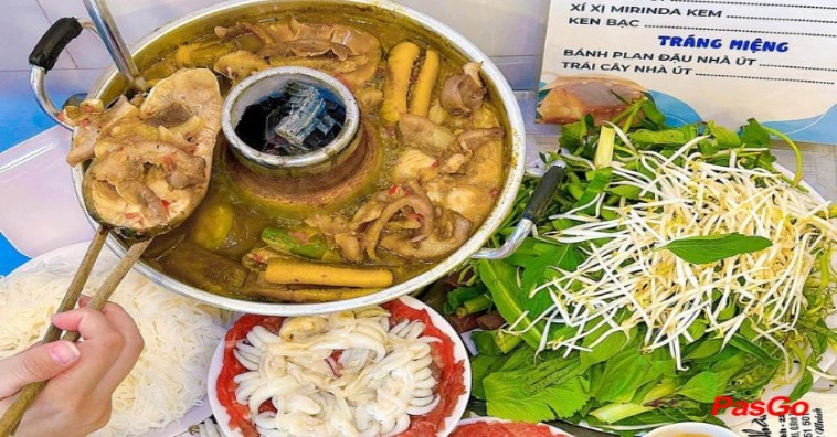 Không gian quán ven biển