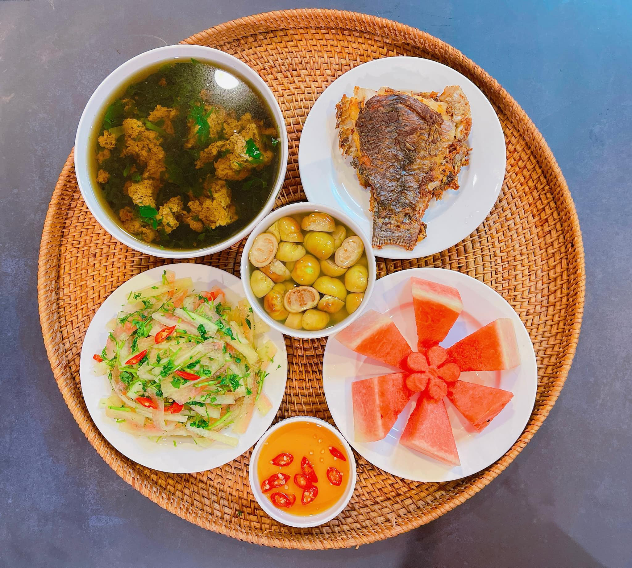 Thực đơn mâm cơm cả tháng đảm bảo dinh dưỡng và không nhàm