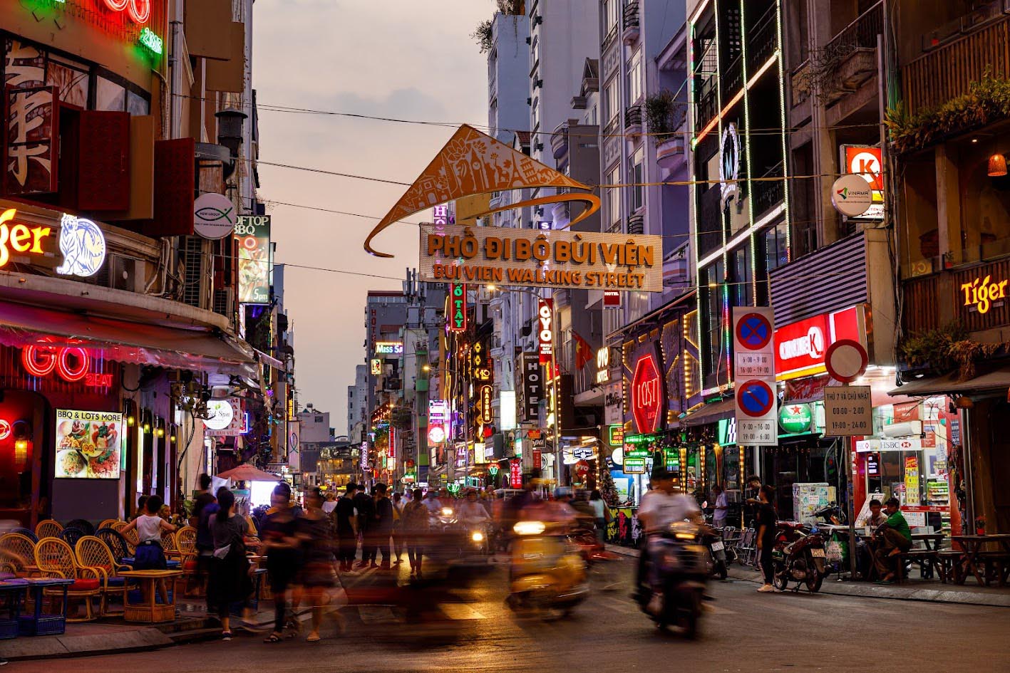 Phố Bùi Viện Sài Gòn