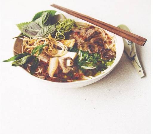 Tô bún bò Huế đậm vị