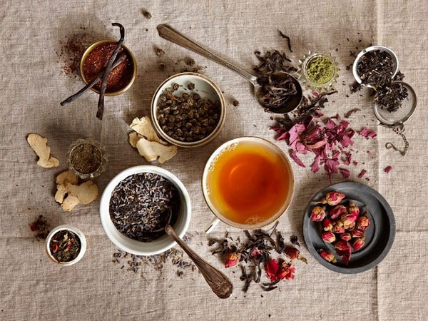 Trà cung đình Huế — đặc sản miền Trung làm quà biếu sang trọng