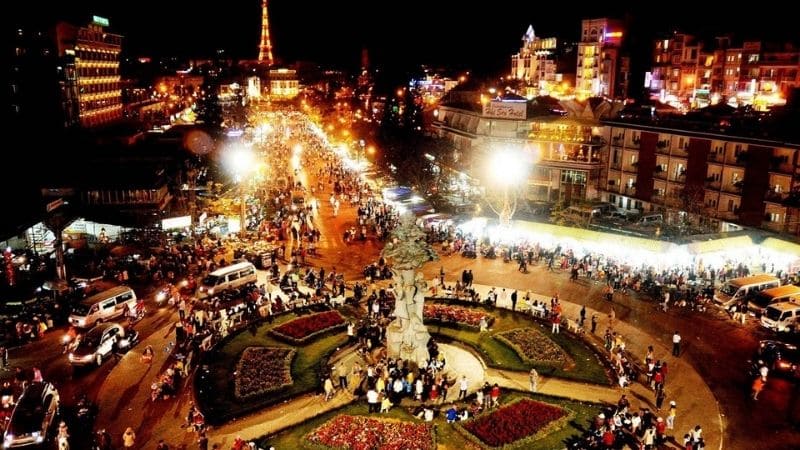 Chợ đêm Đà Lạt về đêm se lạnh