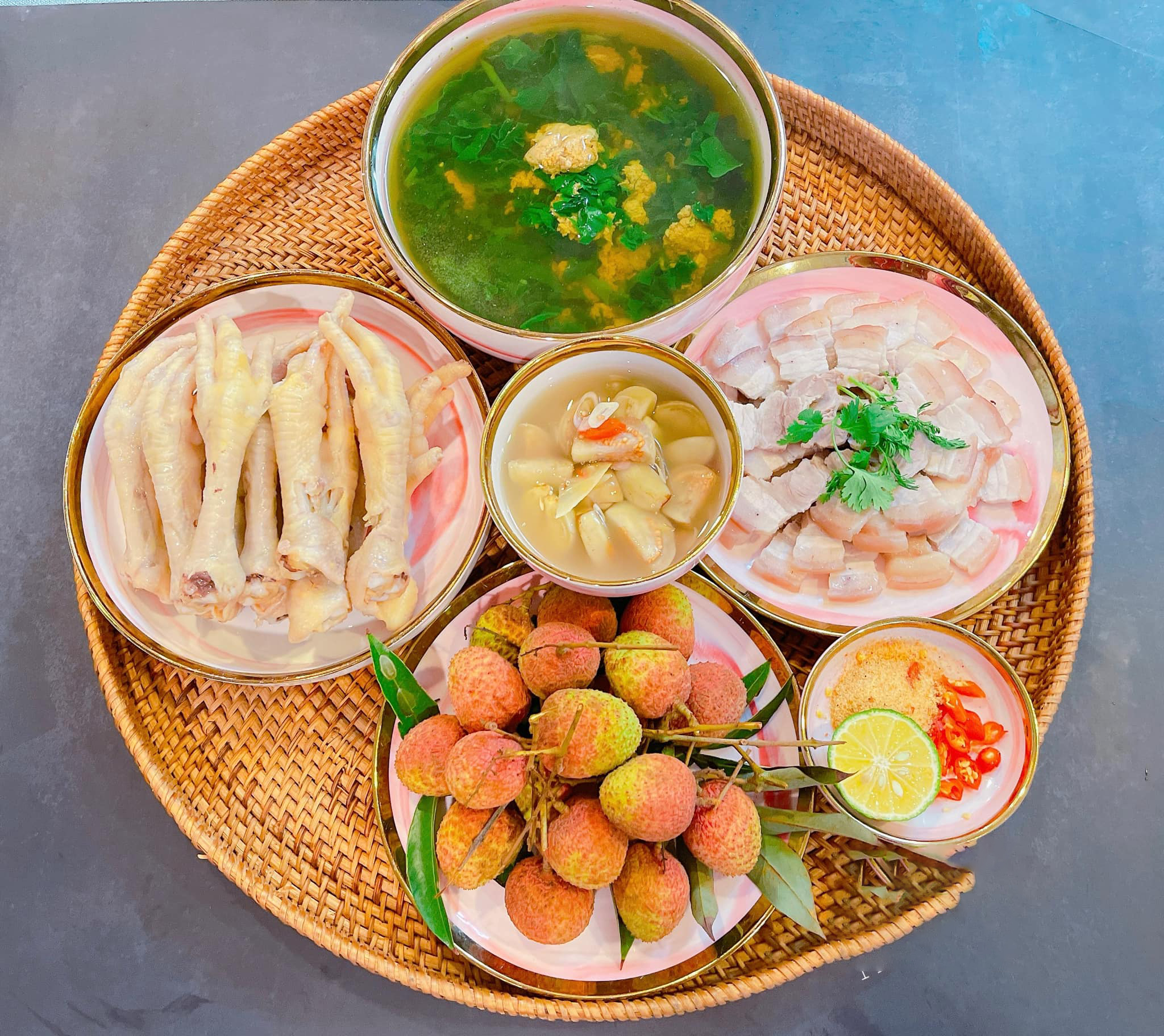 Thực đơn cơm nhà cả tháng với các nhóm món đa dạng