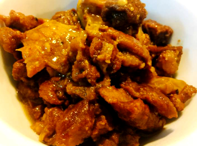 Nạm bò nấu khế có vị chua thanh, ăn cơm rất hợp