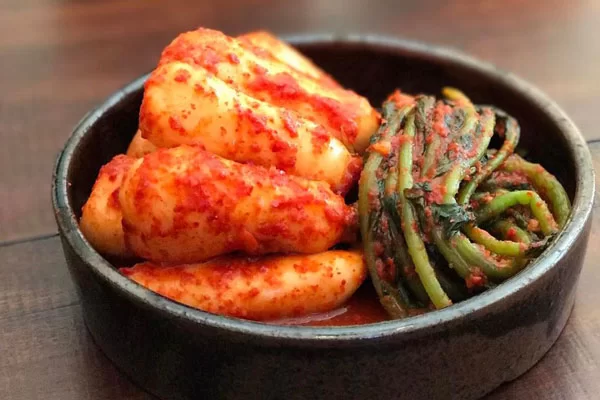 Những lợi ích sức khỏe tuyệt vời từ quá trình lên men kimchi