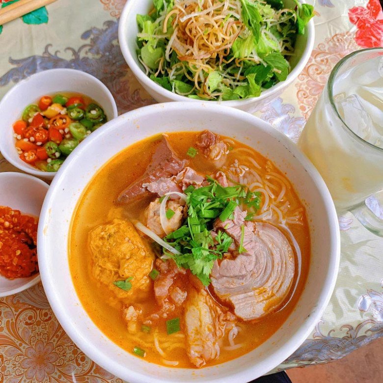 Bún bò Huế và lưu ý dinh dưỡng
