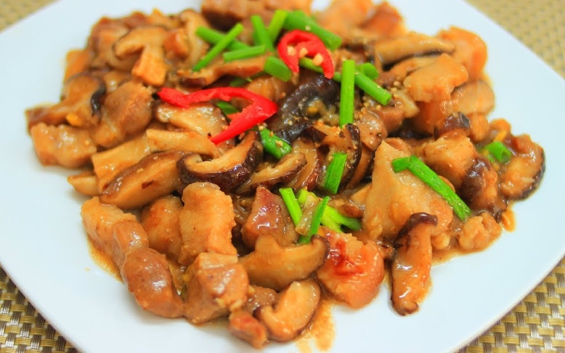 Thịt heo xào nấm đông cô
