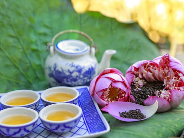 Đặc sản Hà Nội làm quà, trà sen Hồ Tây