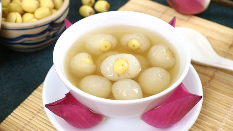 Chè vải hạt sen thanh mát, đẹp mắt