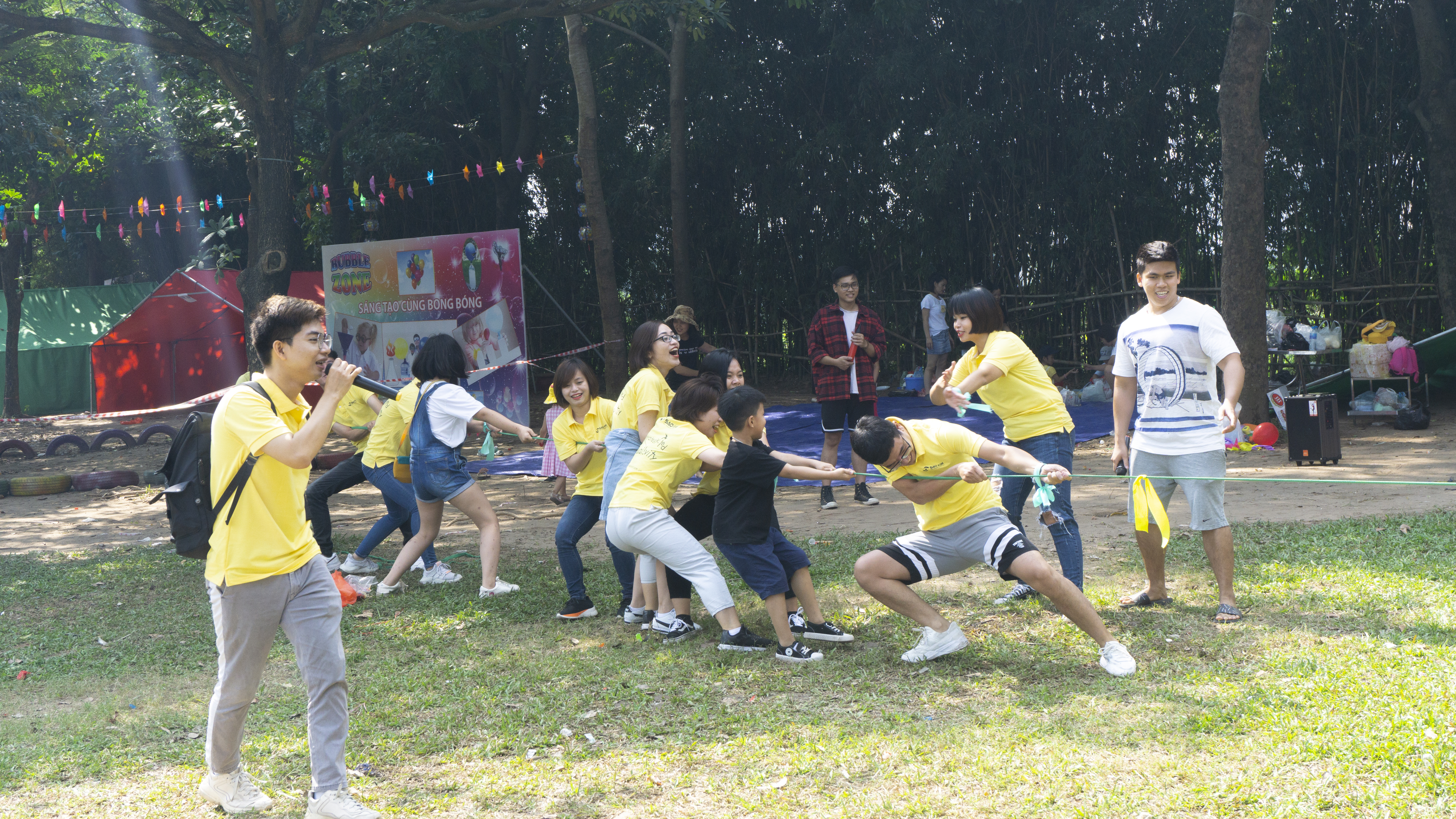 Khu picnic và nghỉ ngơi ngoài trời với không gian xanh mát