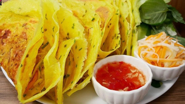 Bánh xèo miền Nam lớn, vàng và nhiều nhân