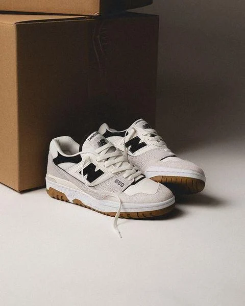 Sneaker là gì trong nhóm giày thể thao