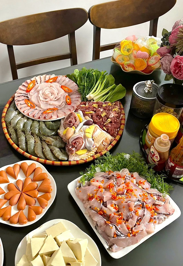 Bữa ăn gia đình ngon miệng, cân bằng giữa rau và đạm