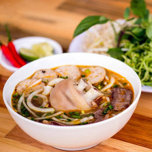 Bún bò Huế cay nồng