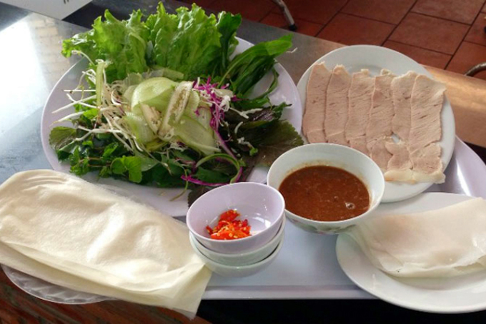 Bánh tráng Đại Lộc và bánh thuẫn là hai món khô tiêu biểu của Quảng Nam