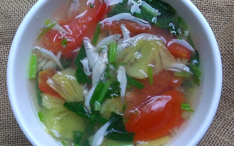 Canh cá cơm nấu ngót
