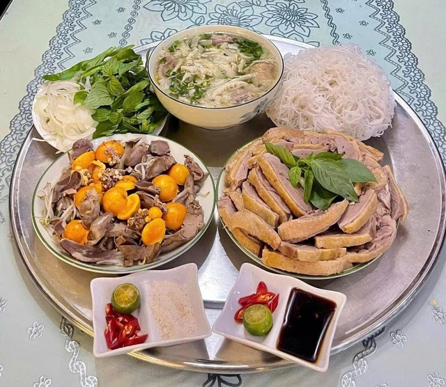 Mâm cơm nhiều món nhưng vẫn tiết kiệm thời gian nấu
