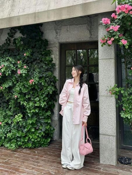 20 cách phối màu quần áo nữ và chọn màu Hồng pastel + Trắng