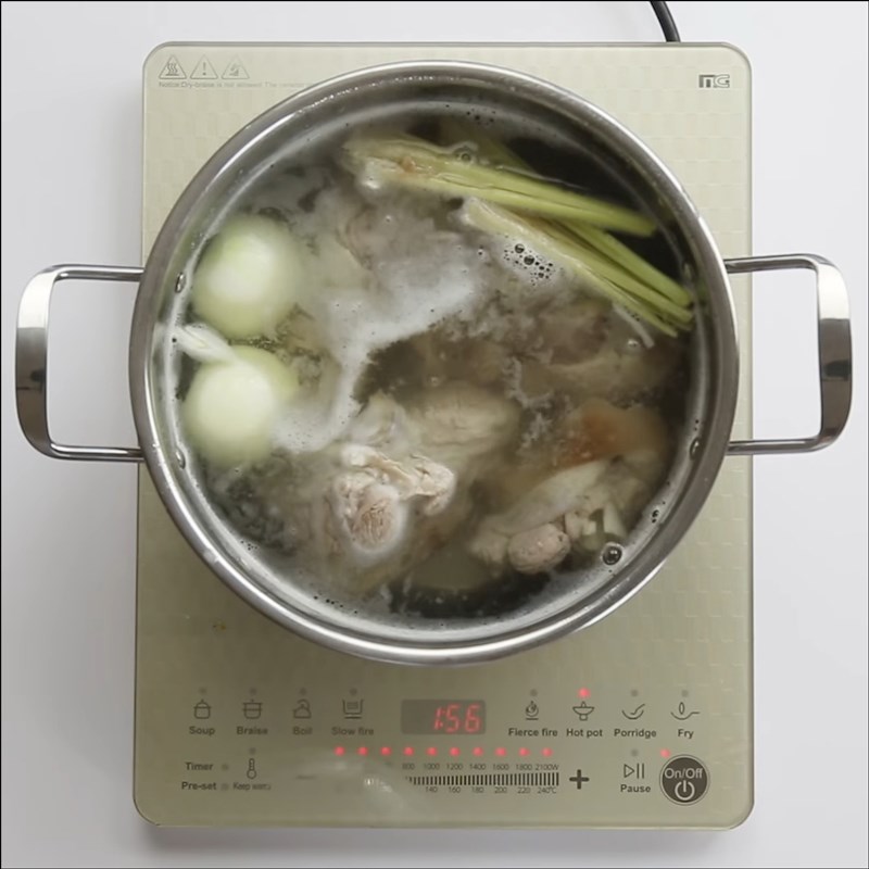Bước 3 Nấu bún bò Huế Bún bò Huế