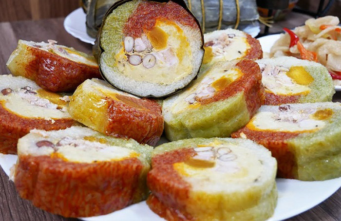 Bánh tét ba màu đẹp mắt và cầu kỳ