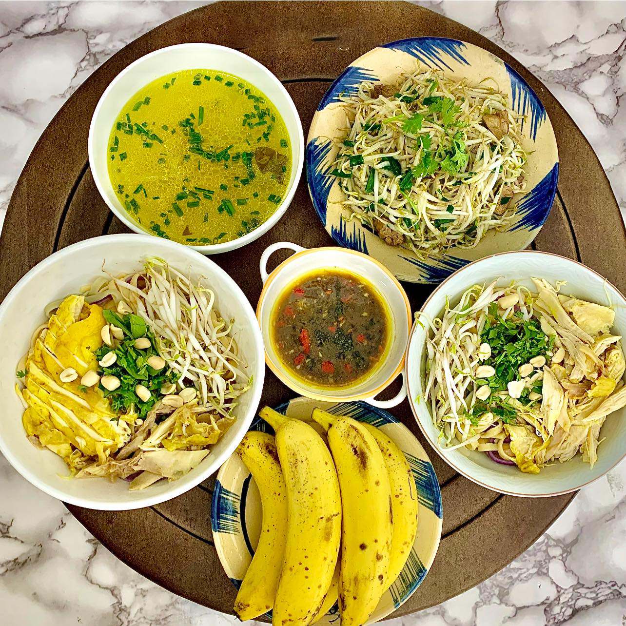 Mâm cơm gia đình ngon với các món ăn xoay vòng không lặp lại